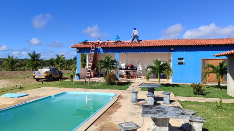 Instalação de sistema de energia solar residencial em Conde-BA.